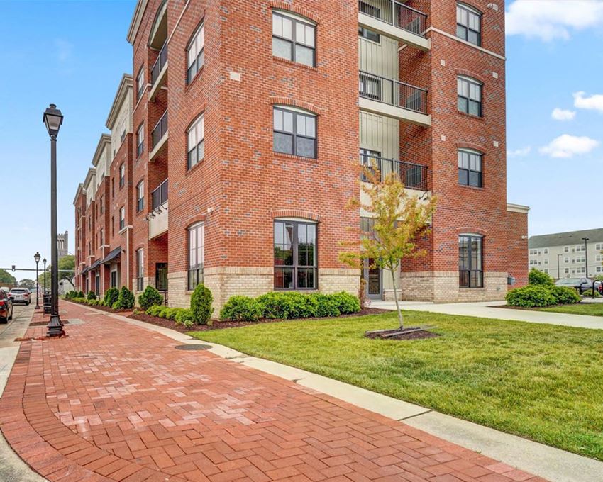 Holley Pointe Apartments, 622 Effingham St, Portsmouth, VA RentCafe